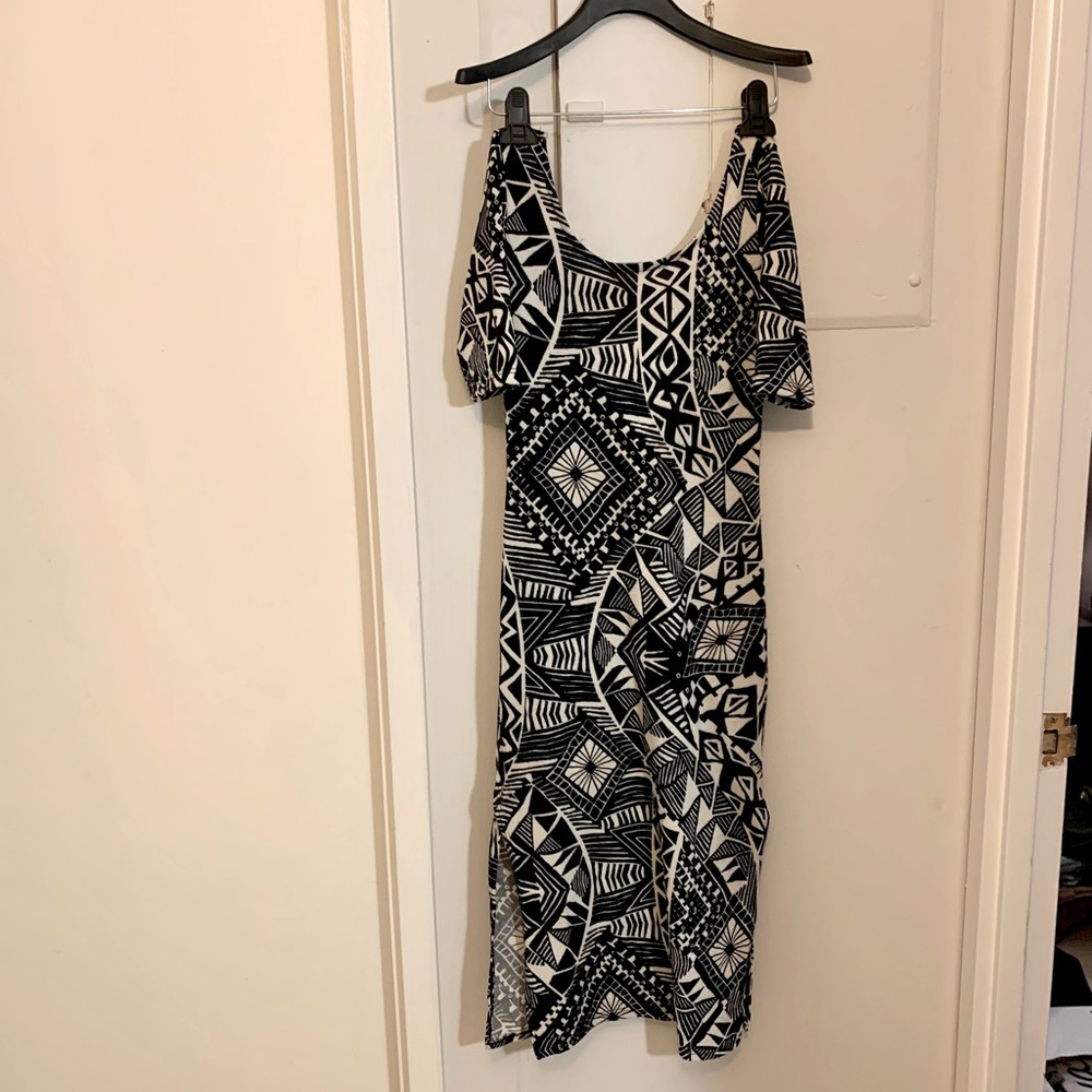 Trendy geometric midi dress